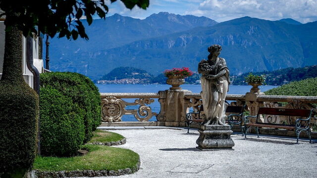 Jardins surplombant le lac de Côme