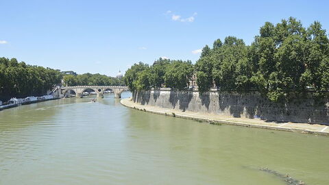 Vue sur le Tibre à Rome