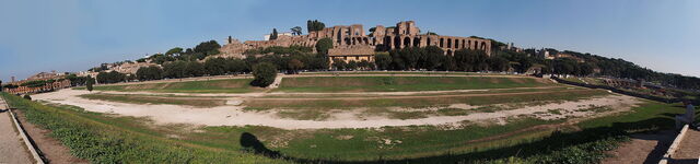 Les pistes du Circus Maximus et le Mont Palatin
