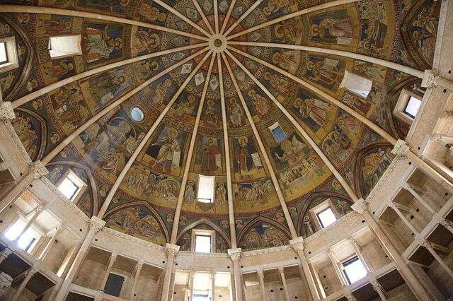 Baptistère Parme intérieur