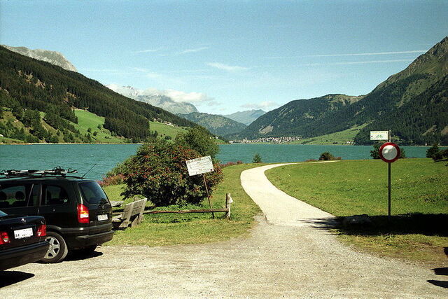 Une vue sur le Lac Reschen