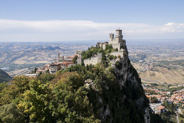Château et vues à Saint-Marin