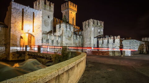 Entrée dans le centre historique de la vieille ville de Sirmione