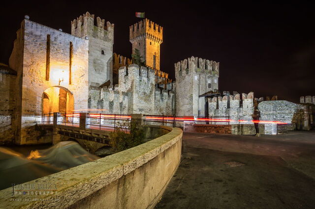 Entrée dans le centre historique de la vieille ville de Sirmione