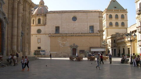 La Piazza Loggia à Marsala