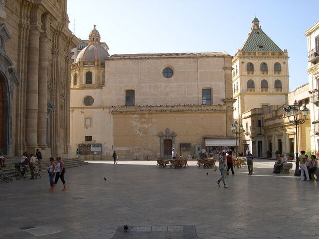 La Piazza Loggia à Marsala