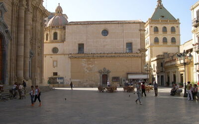 La Piazza Loggia à Marsala