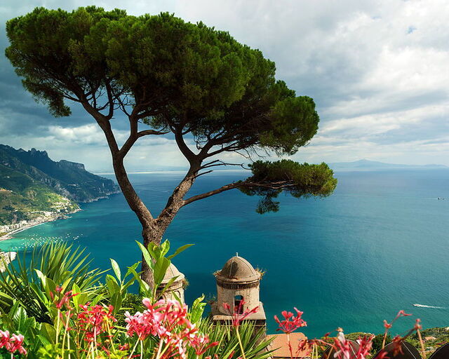 Vue sur la mer depuis la Villa Rifolo