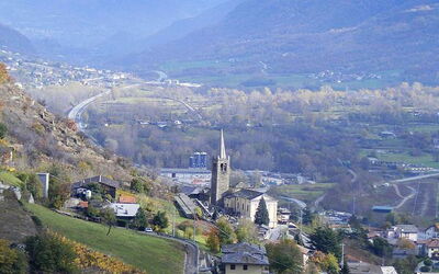 Vue sur la ville de Nus dans la Vallée d'Aoste