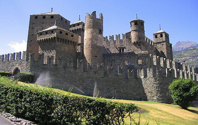 Le chateau de Fenis dans la Vallée d'Aoste