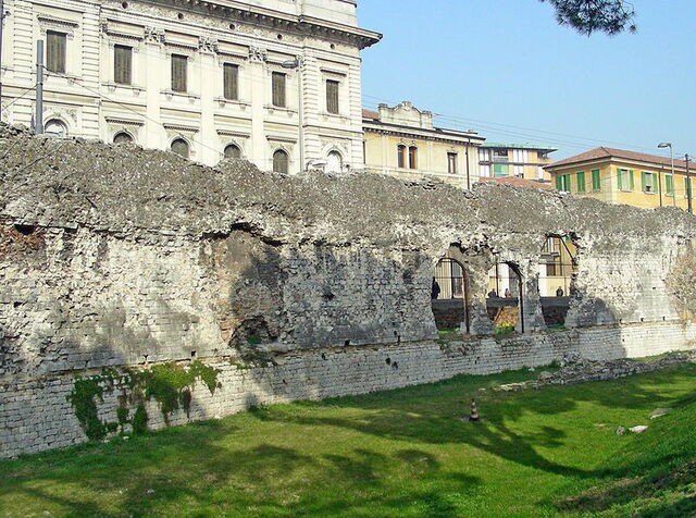 Le mur extérieur de l'amphithéâtre