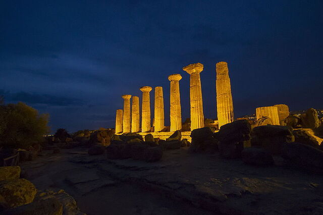 La Vallée des Temples, la nuit