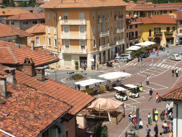 La place principale de Candelo