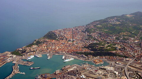 Vue aérienne du port d'Ancône