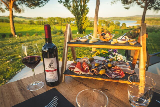 <p><b>Prestations culinaires au Poggio Falcone</b></p>
