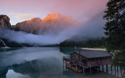 Lever du soleil à Pragser Wildsee