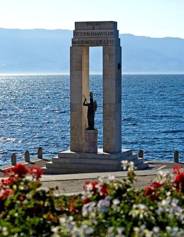Un monument à Reggio de Calabre