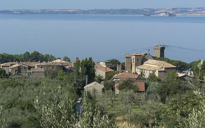 La ville et le lac de Bolsena