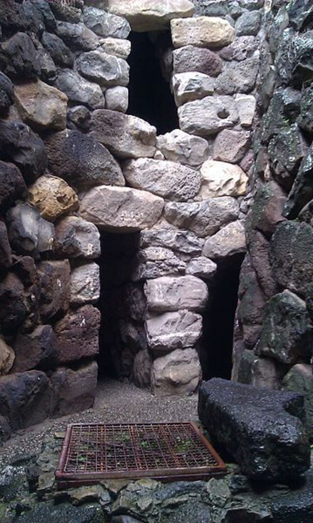 A l'intérieur d'un nuraghe
