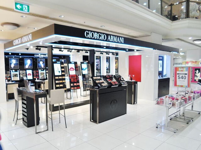 Une boutique Giorgio Armani