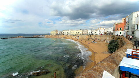 Vue sur la ville et la plage de Gallipoli