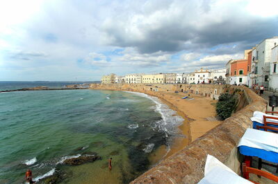 Vue sur la ville et la plage de Gallipoli