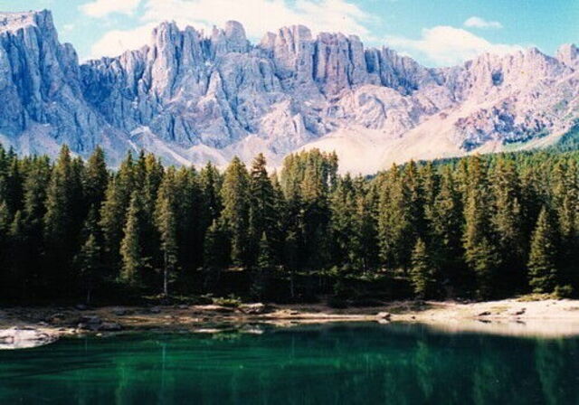 Lac arc-en-ciel de Carezza