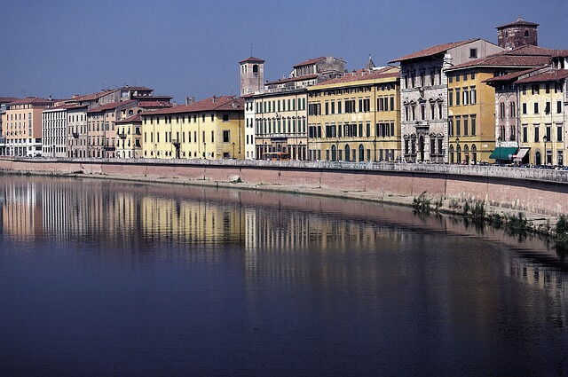 Le fleuve Arno à Pise