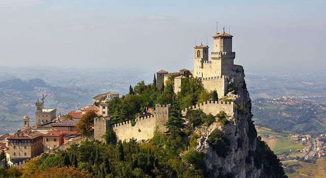 La torre Guaita sur le Mont Titano à Saint Marin