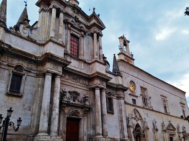 La Basilica della Santissima à Sulmona