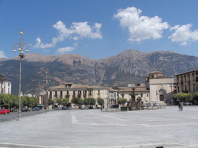 La piazza Garibaldi à Sulmona