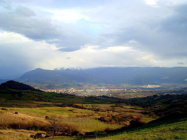 Vue sur Isernia et la campagne aux alentours