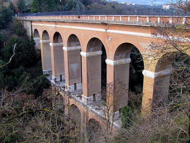 Le Ponte Cardarelli à Isernia