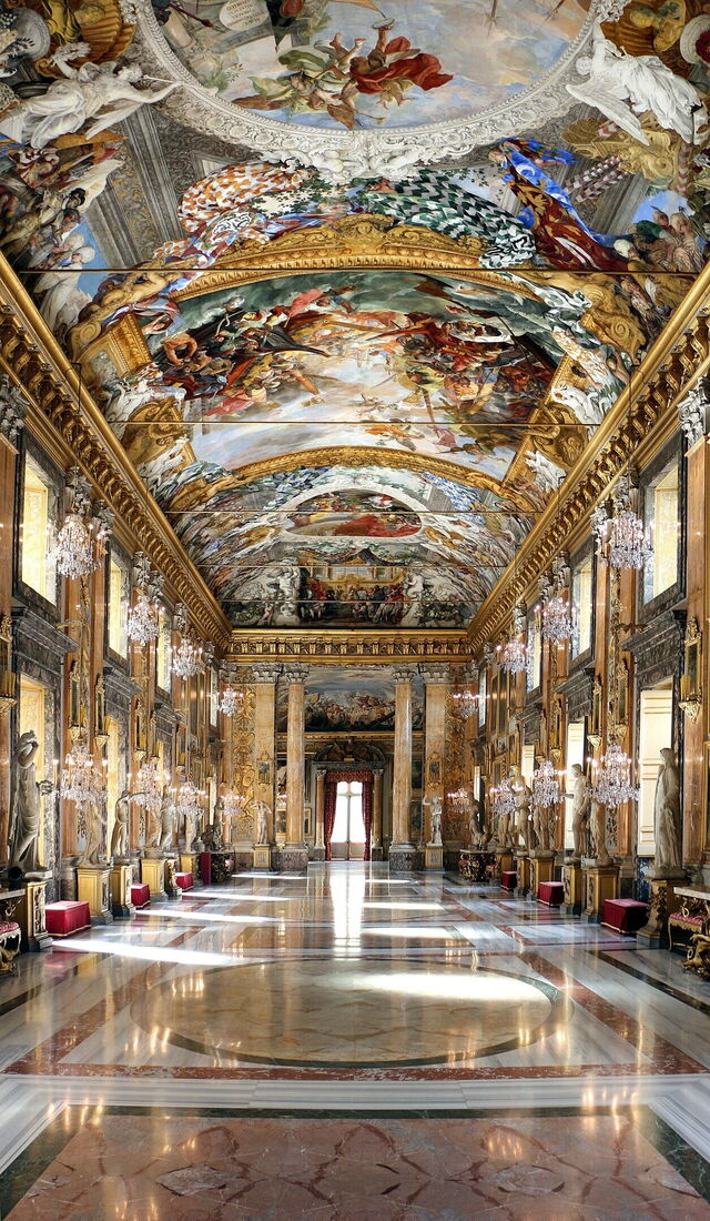Palazzo Colonna, hall