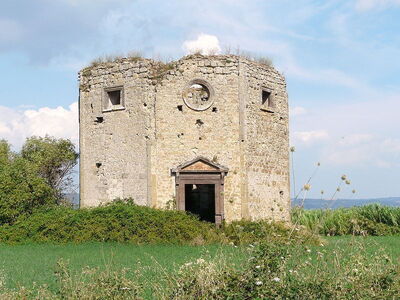 Les ruines de l'église de San Lorenzo Nuovo