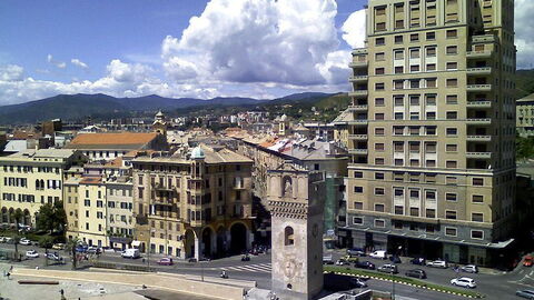 Vue de Savone et son port