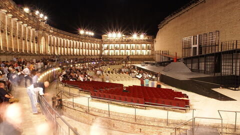 Le théâtre de Sferisterio vu de nuit