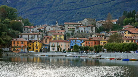 Vue sur la ville de Mergozzo