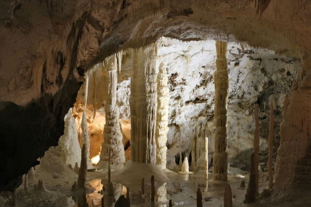 Grottes de Genga