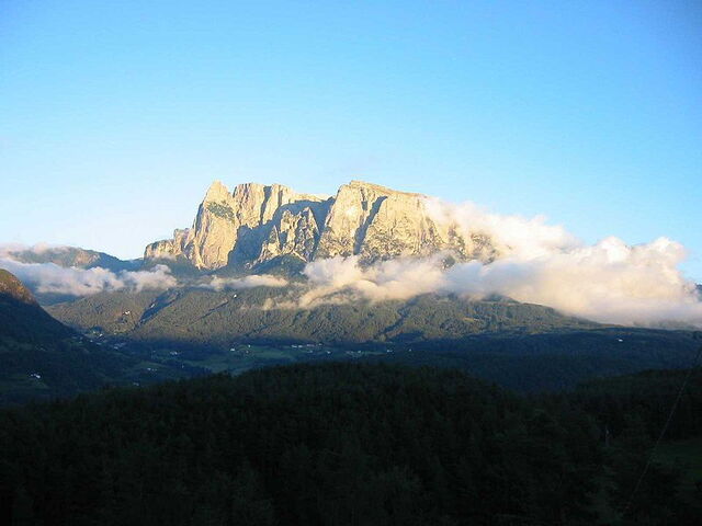 Vue sur le lac d'Altipiano dello Sciliar