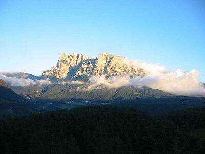Vue sur le lac d'Altipiano dello Sciliar