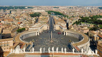 Vue de la Place Saint-Pierre au Vatican