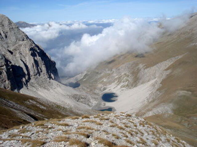 Vue sur le lac de Pilate à Monti Sibillini