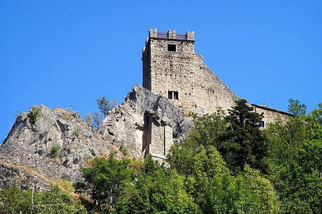 Vue sur le château de Sestola