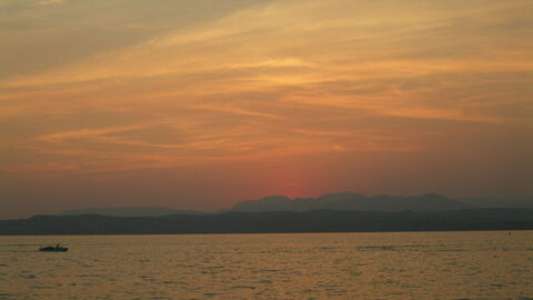 Un coucher de soleil sur le Lac de Garde à Sirmione
