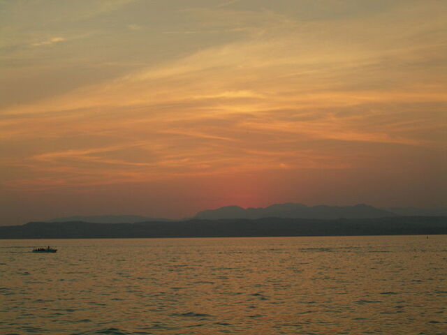 Un coucher de soleil sur le Lac de Garde à Sirmione