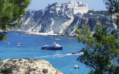 Vue sur l'île de San Nicola