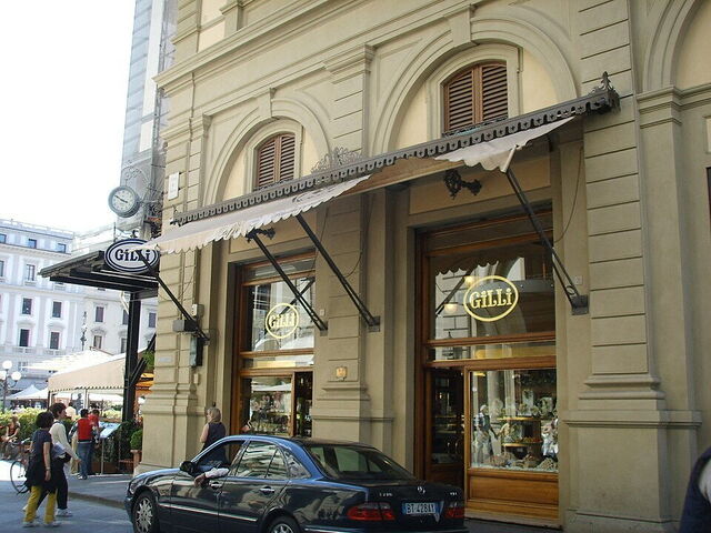 Caffè Gilli, extérieur