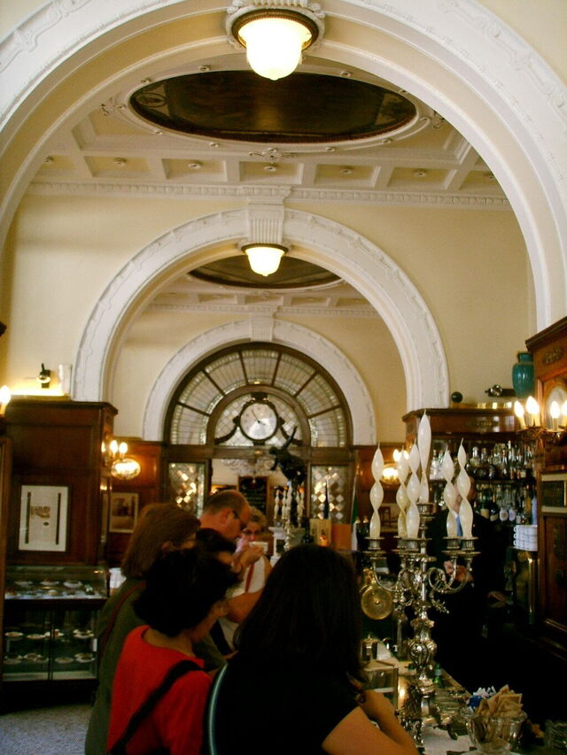 Caffè Gilli, intérieur
