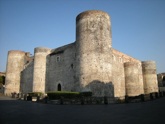 Vue sur le château d'Ursino